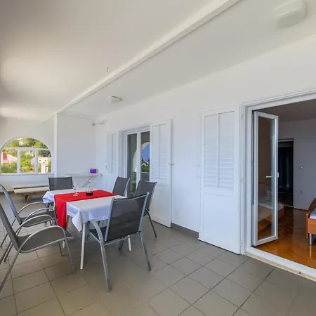 Apartment Deluxe Seaview Kennedy I