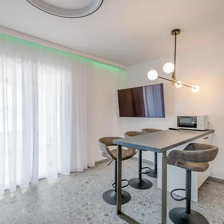 Deluxe Seaview Kennedy I Mimice