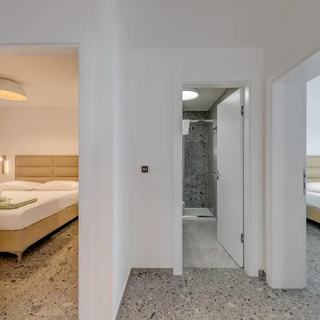 Deluxe Seaview Kennedy I * Mimice