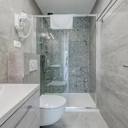 Deluxe Seaview Kennedy I * Mimice