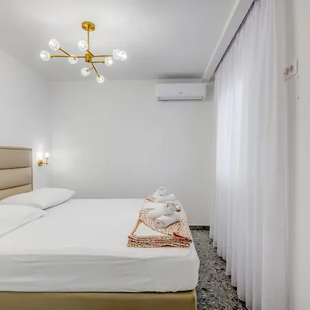 Deluxe Seaview Kennedy I Mimice